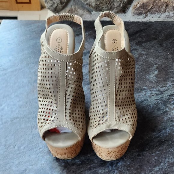 Charles Albert Beige Perforated Cork Open Toe Wedge Slingbacks Size 7 - Picture 5 of 14
